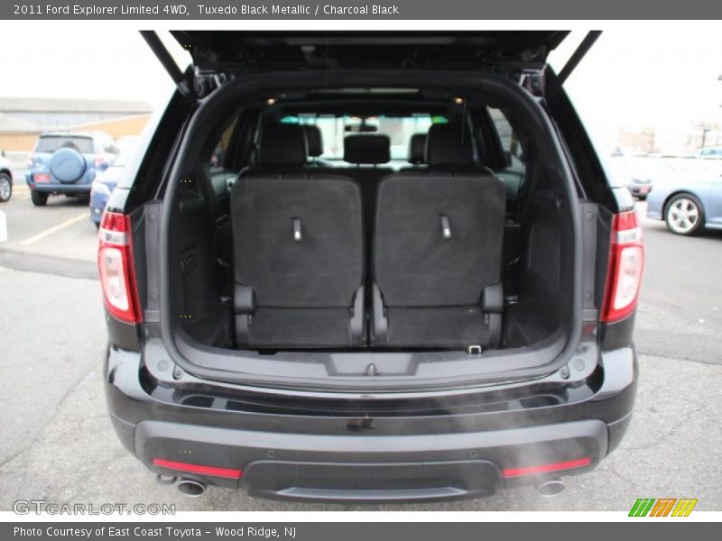 Tuxedo Black Metallic / Charcoal Black 2011 Ford Explorer Limited 4WD