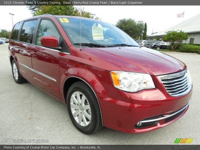 Front 3/4 View of 2013 Town & Country Touring