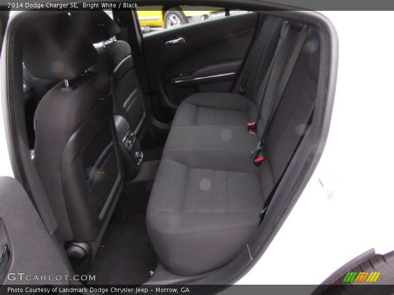 Bright White / Black 2014 Dodge Charger SE