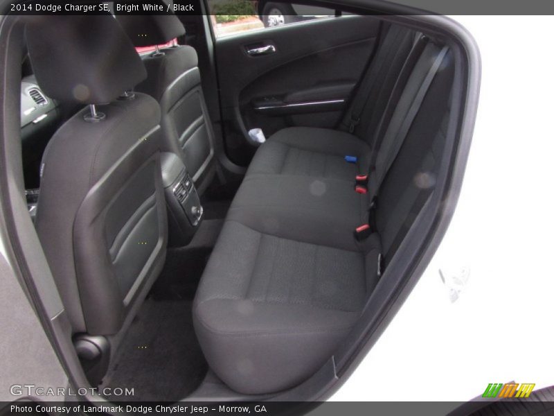 Bright White / Black 2014 Dodge Charger SE