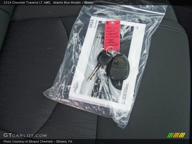 Atlantis Blue Metallic / Ebony 2014 Chevrolet Traverse LT AWD
