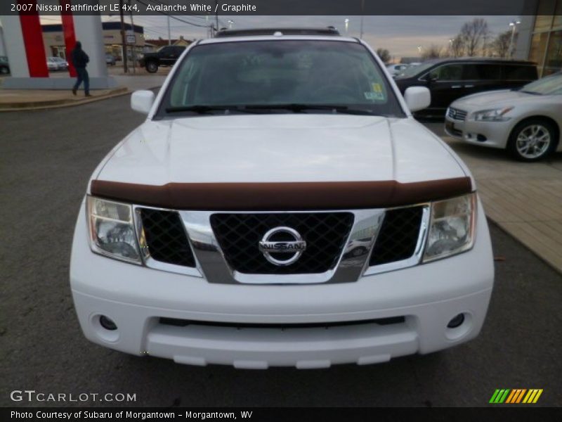 Avalanche White / Graphite 2007 Nissan Pathfinder LE 4x4
