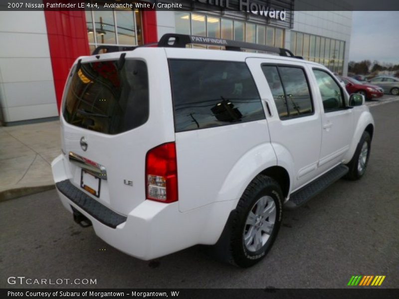 Avalanche White / Graphite 2007 Nissan Pathfinder LE 4x4