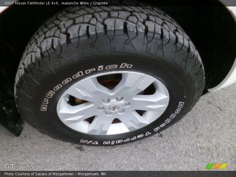 Avalanche White / Graphite 2007 Nissan Pathfinder LE 4x4