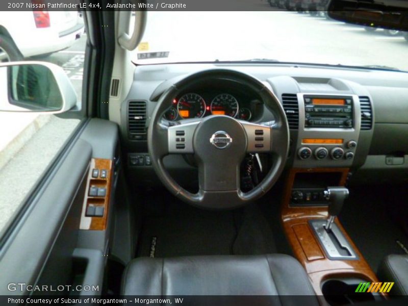 Avalanche White / Graphite 2007 Nissan Pathfinder LE 4x4