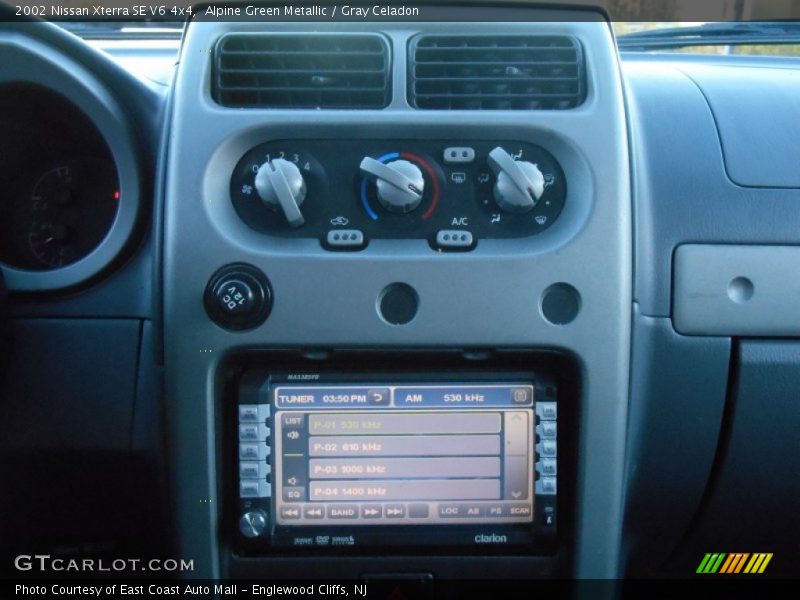 Alpine Green Metallic / Gray Celadon 2002 Nissan Xterra SE V6 4x4
