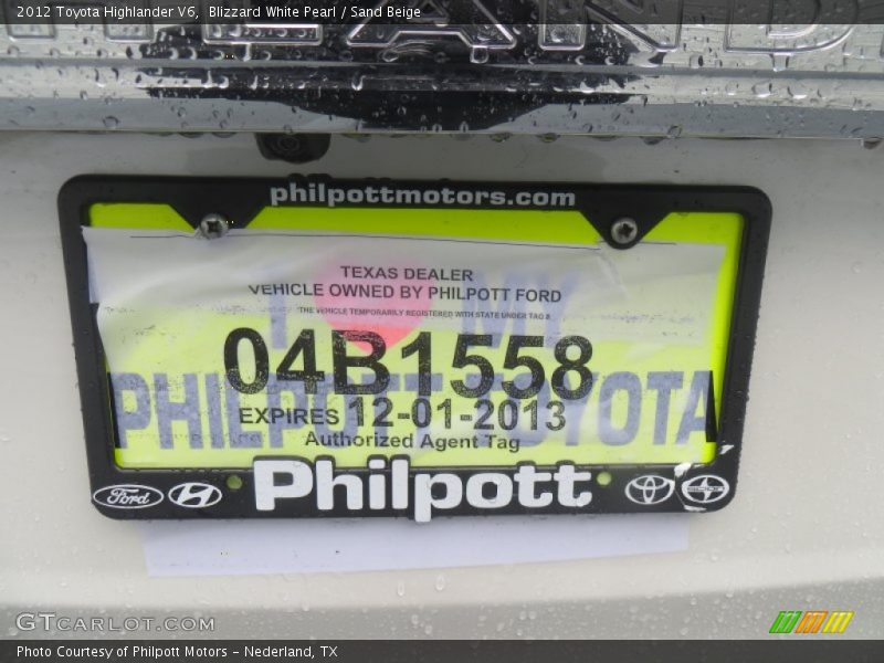 Blizzard White Pearl / Sand Beige 2012 Toyota Highlander V6