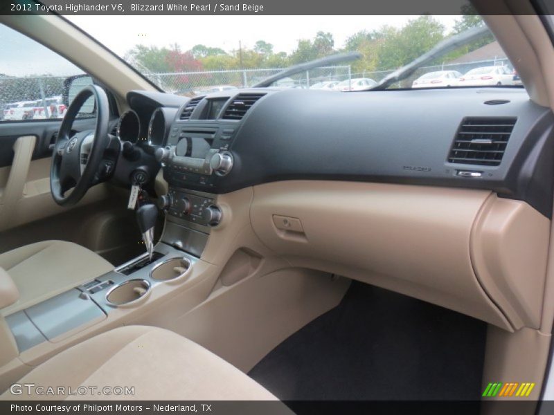 Blizzard White Pearl / Sand Beige 2012 Toyota Highlander V6