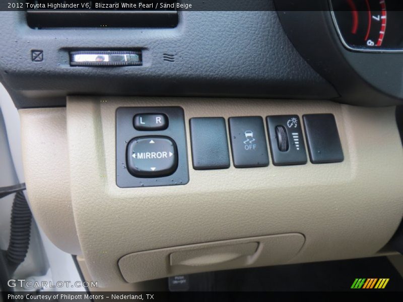 Blizzard White Pearl / Sand Beige 2012 Toyota Highlander V6