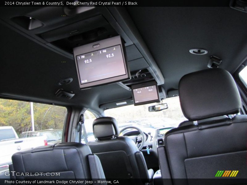Deep Cherry Red Crystal Pearl / S Black 2014 Chrysler Town & Country S