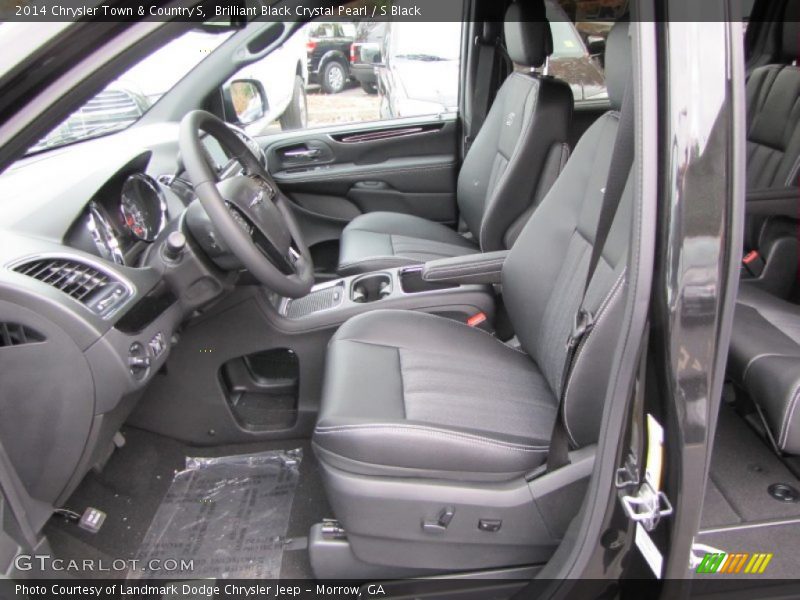 Brilliant Black Crystal Pearl / S Black 2014 Chrysler Town & Country S