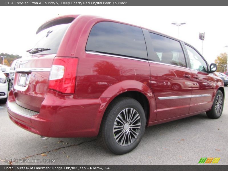 Deep Cherry Red Crystal Pearl / S Black 2014 Chrysler Town & Country S