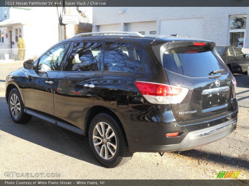 Super Black / Charcoal 2013 Nissan Pathfinder SV 4x4