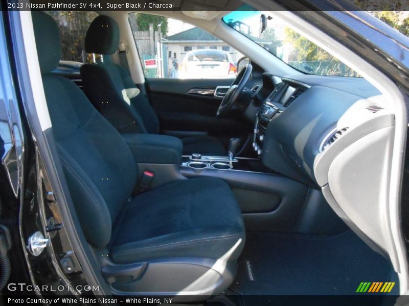 Super Black / Charcoal 2013 Nissan Pathfinder SV 4x4