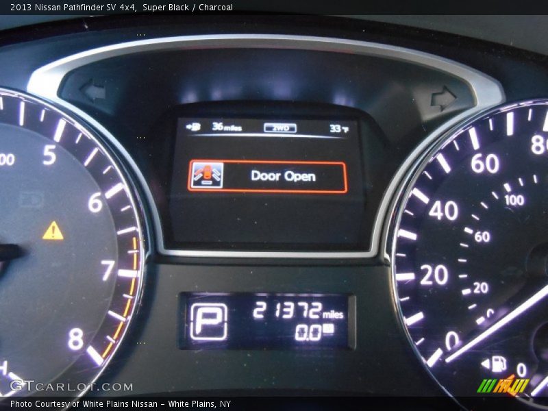Super Black / Charcoal 2013 Nissan Pathfinder SV 4x4