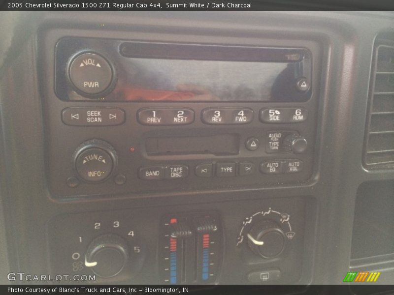 Summit White / Dark Charcoal 2005 Chevrolet Silverado 1500 Z71 Regular Cab 4x4