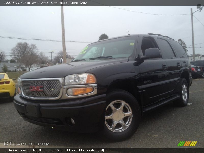 Onyx Black / Stone Gray 2002 GMC Yukon Denali AWD
