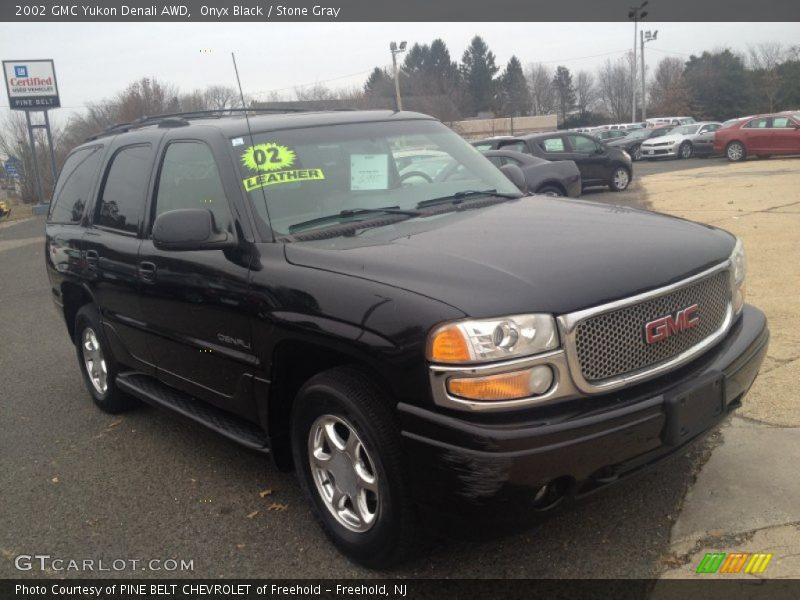 Onyx Black / Stone Gray 2002 GMC Yukon Denali AWD