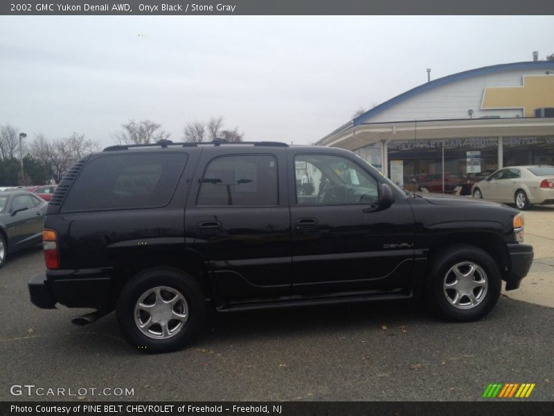 Onyx Black / Stone Gray 2002 GMC Yukon Denali AWD