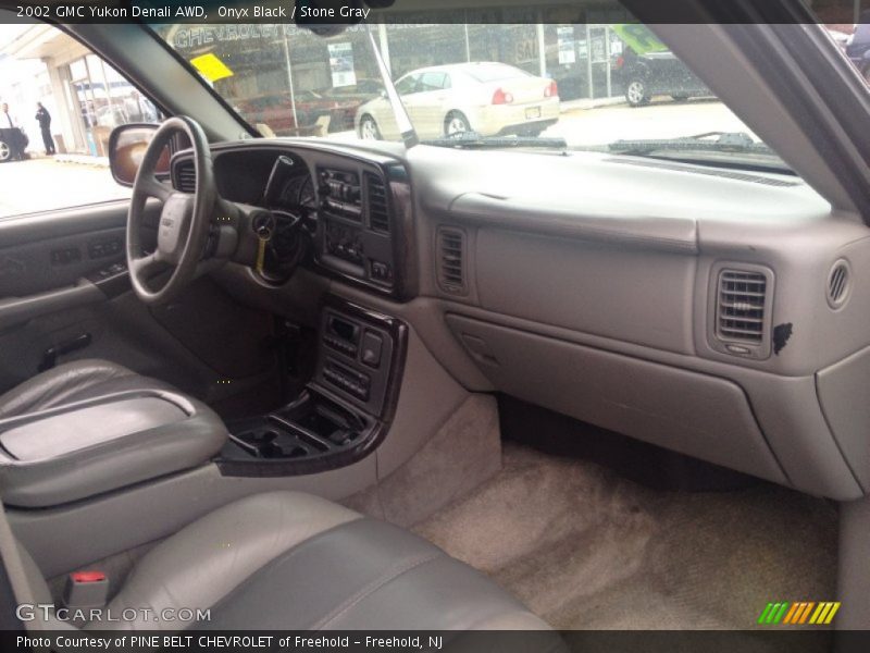 Onyx Black / Stone Gray 2002 GMC Yukon Denali AWD