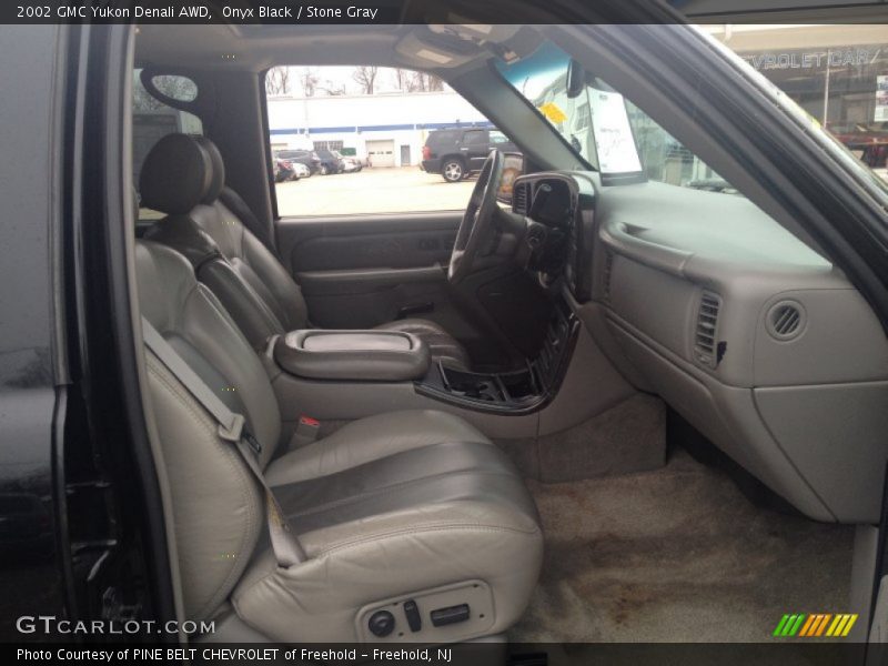 Onyx Black / Stone Gray 2002 GMC Yukon Denali AWD