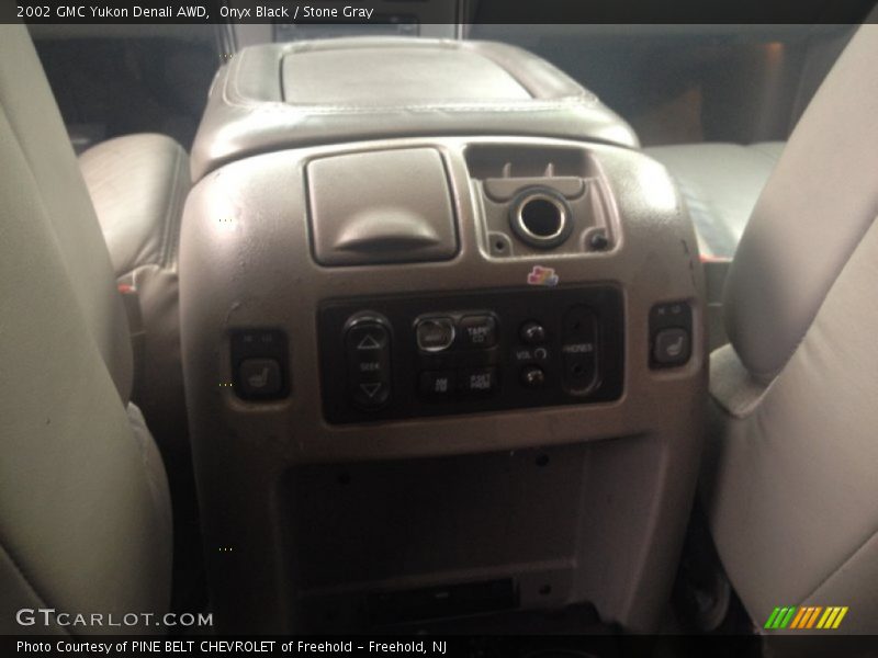 Onyx Black / Stone Gray 2002 GMC Yukon Denali AWD
