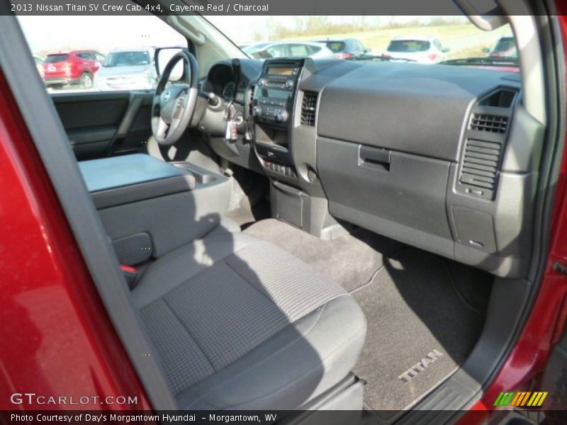  2013 Titan SV Crew Cab 4x4 Charcoal Interior