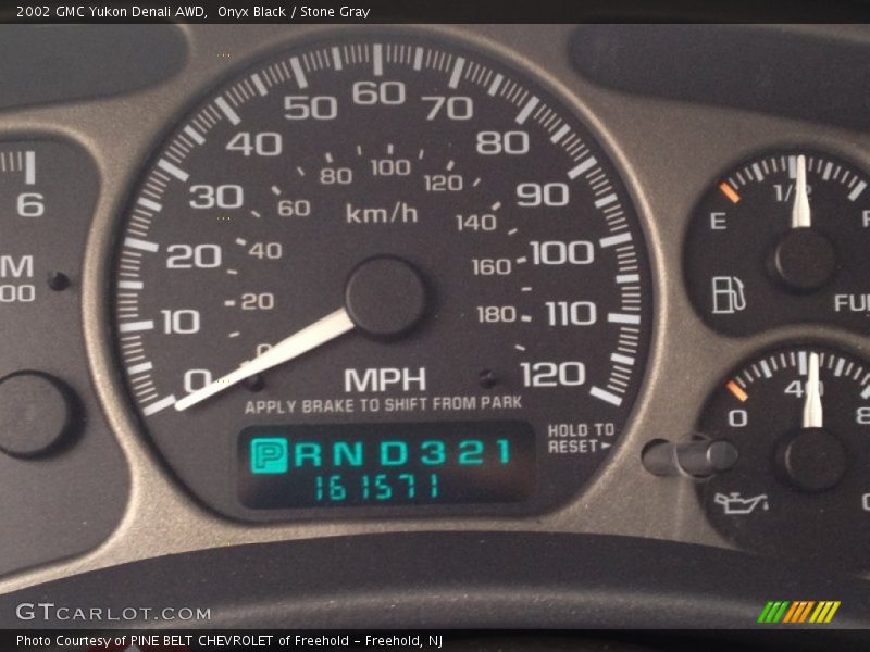 Onyx Black / Stone Gray 2002 GMC Yukon Denali AWD