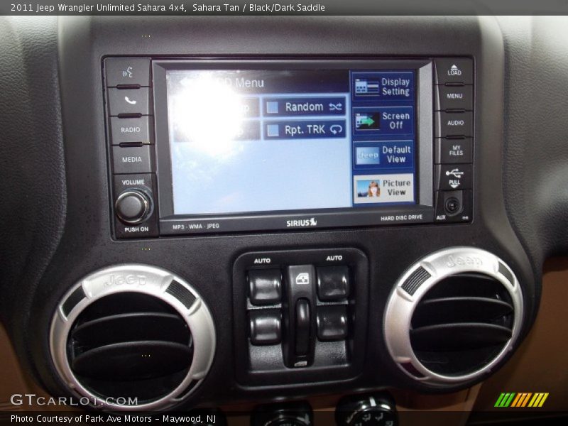 Controls of 2011 Wrangler Unlimited Sahara 4x4