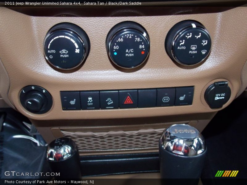 Controls of 2011 Wrangler Unlimited Sahara 4x4