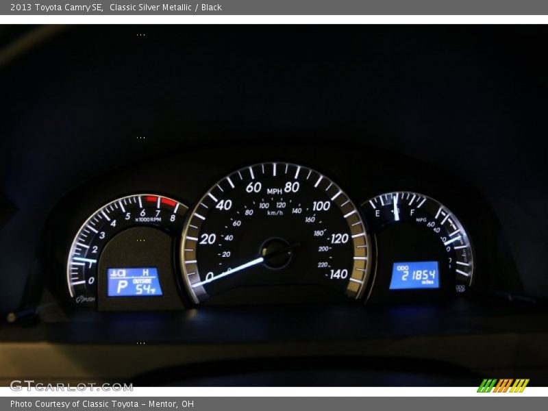 Classic Silver Metallic / Black 2013 Toyota Camry SE