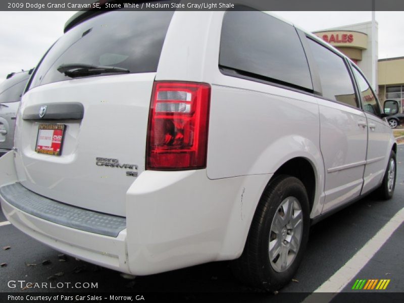 Stone White / Medium Slate Gray/Light Shale 2009 Dodge Grand Caravan SE