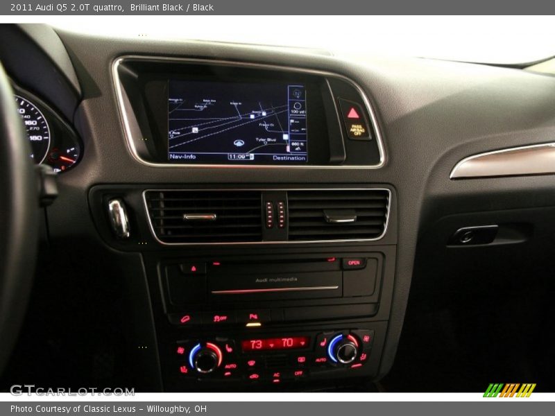 Brilliant Black / Black 2011 Audi Q5 2.0T quattro