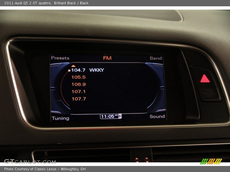 Brilliant Black / Black 2011 Audi Q5 2.0T quattro