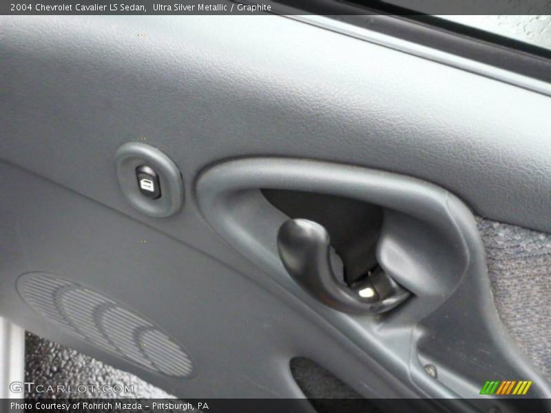 Ultra Silver Metallic / Graphite 2004 Chevrolet Cavalier LS Sedan