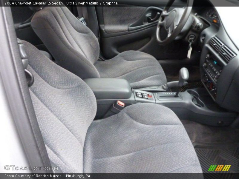 Ultra Silver Metallic / Graphite 2004 Chevrolet Cavalier LS Sedan