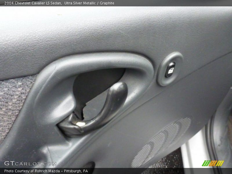 Ultra Silver Metallic / Graphite 2004 Chevrolet Cavalier LS Sedan