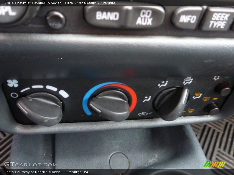 Ultra Silver Metallic / Graphite 2004 Chevrolet Cavalier LS Sedan