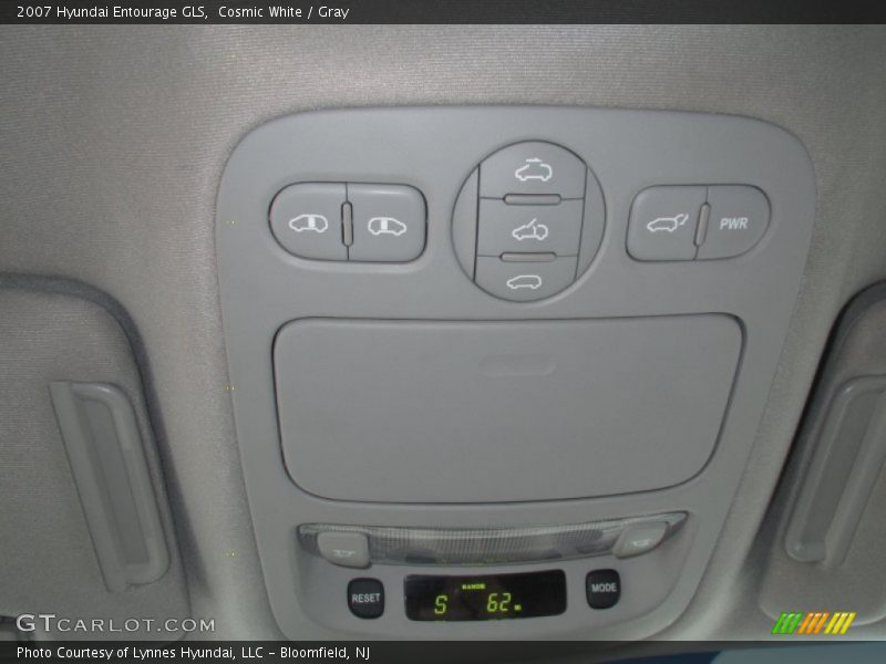 Cosmic White / Gray 2007 Hyundai Entourage GLS