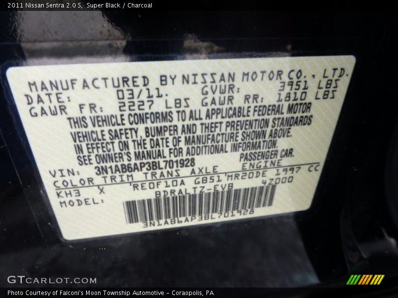 Super Black / Charcoal 2011 Nissan Sentra 2.0 S