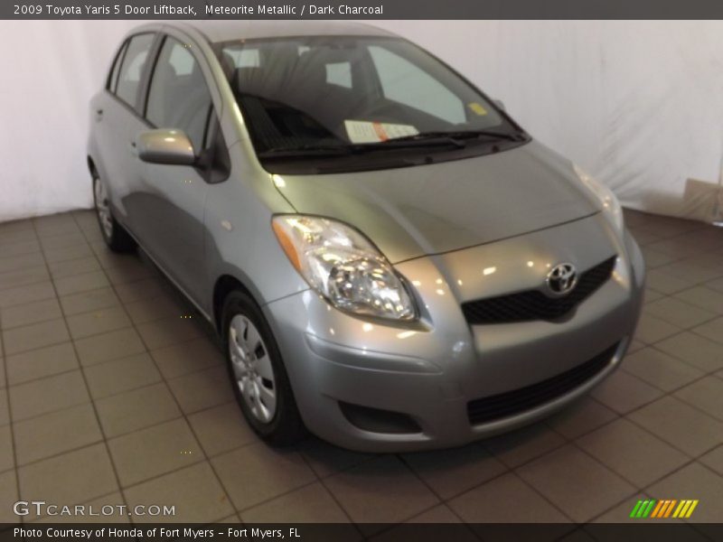 Meteorite Metallic / Dark Charcoal 2009 Toyota Yaris 5 Door Liftback