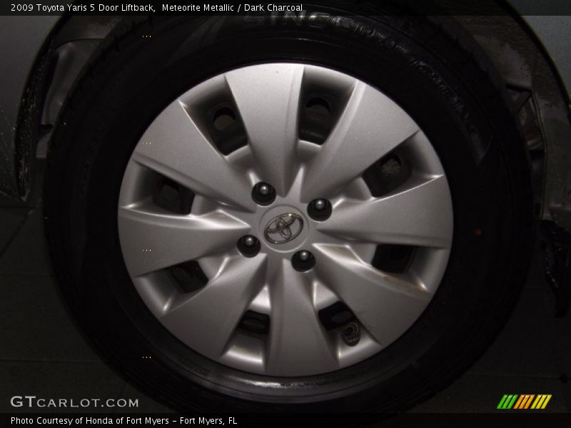 Meteorite Metallic / Dark Charcoal 2009 Toyota Yaris 5 Door Liftback