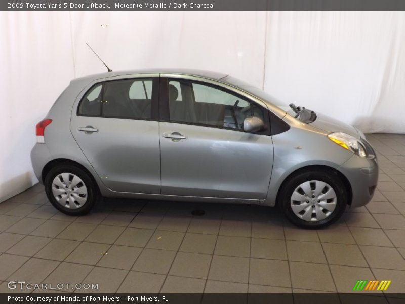 Meteorite Metallic / Dark Charcoal 2009 Toyota Yaris 5 Door Liftback