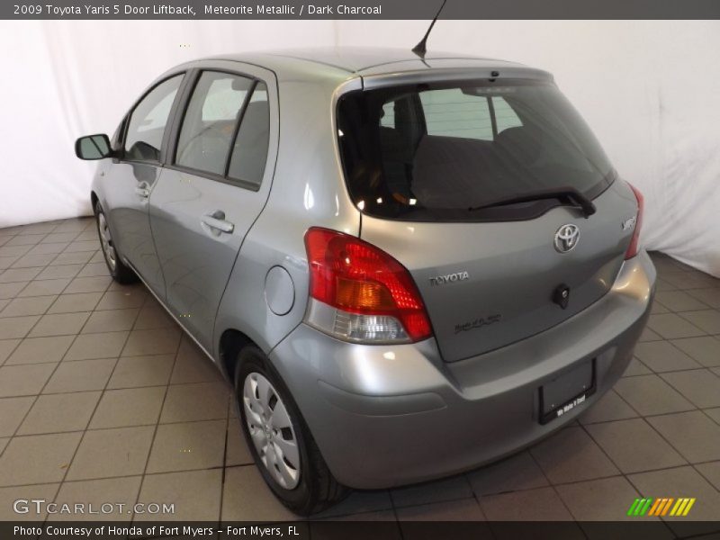 Meteorite Metallic / Dark Charcoal 2009 Toyota Yaris 5 Door Liftback