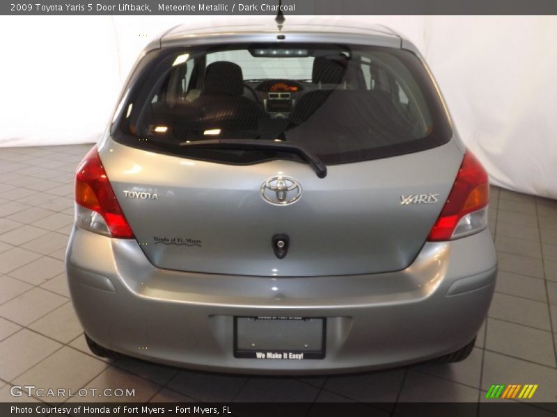 Meteorite Metallic / Dark Charcoal 2009 Toyota Yaris 5 Door Liftback