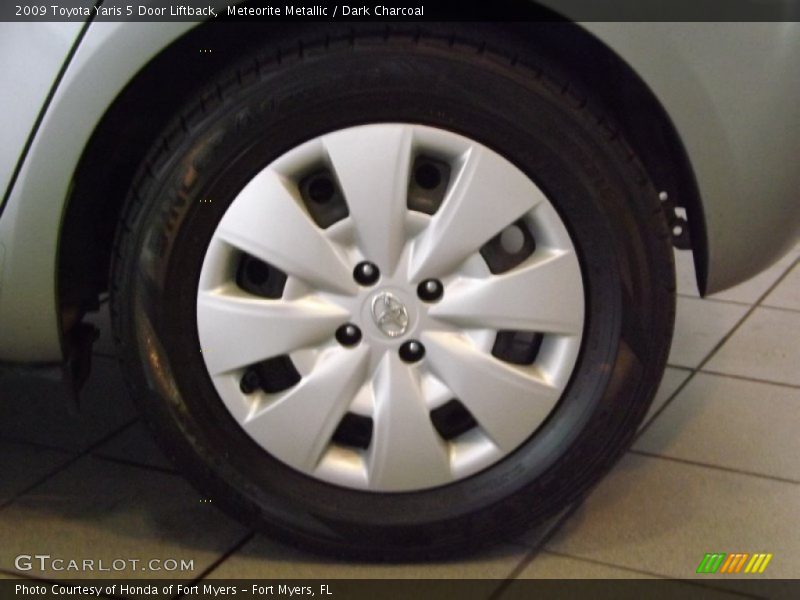 Meteorite Metallic / Dark Charcoal 2009 Toyota Yaris 5 Door Liftback