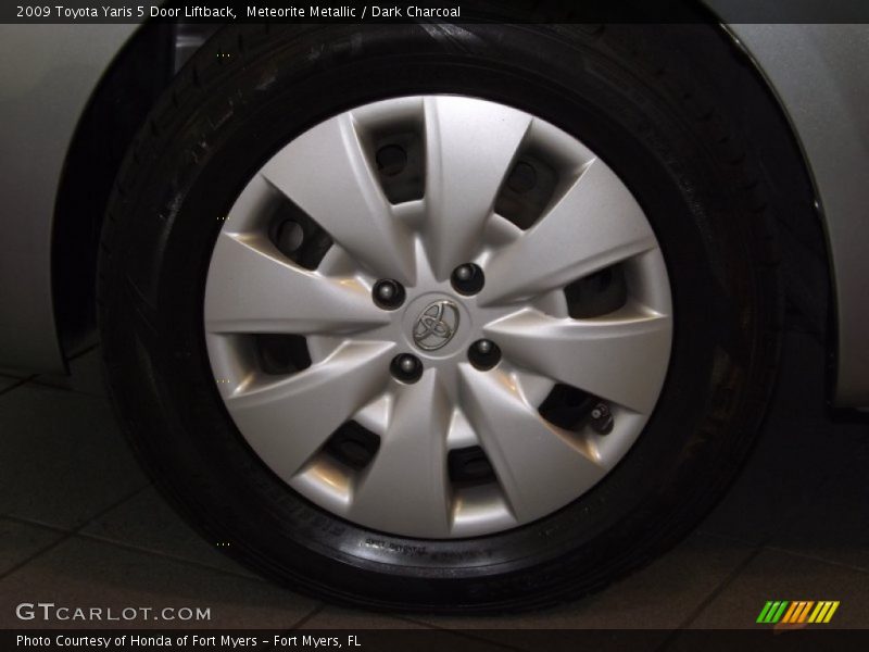 Meteorite Metallic / Dark Charcoal 2009 Toyota Yaris 5 Door Liftback