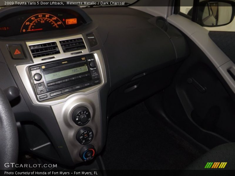 Meteorite Metallic / Dark Charcoal 2009 Toyota Yaris 5 Door Liftback