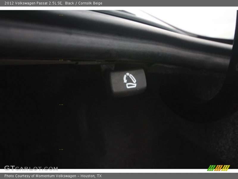 Black / Cornsilk Beige 2012 Volkswagen Passat 2.5L SE