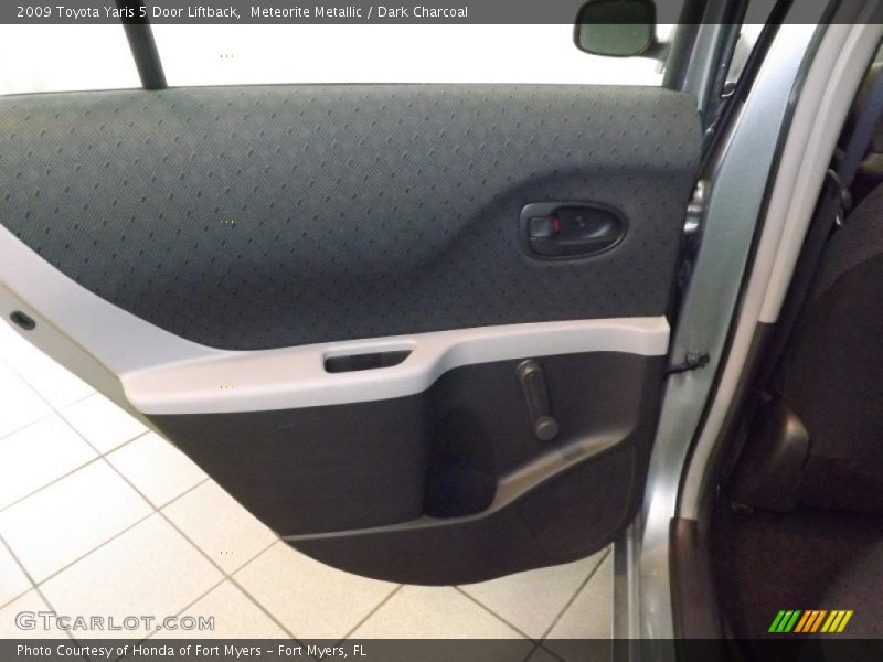 Meteorite Metallic / Dark Charcoal 2009 Toyota Yaris 5 Door Liftback